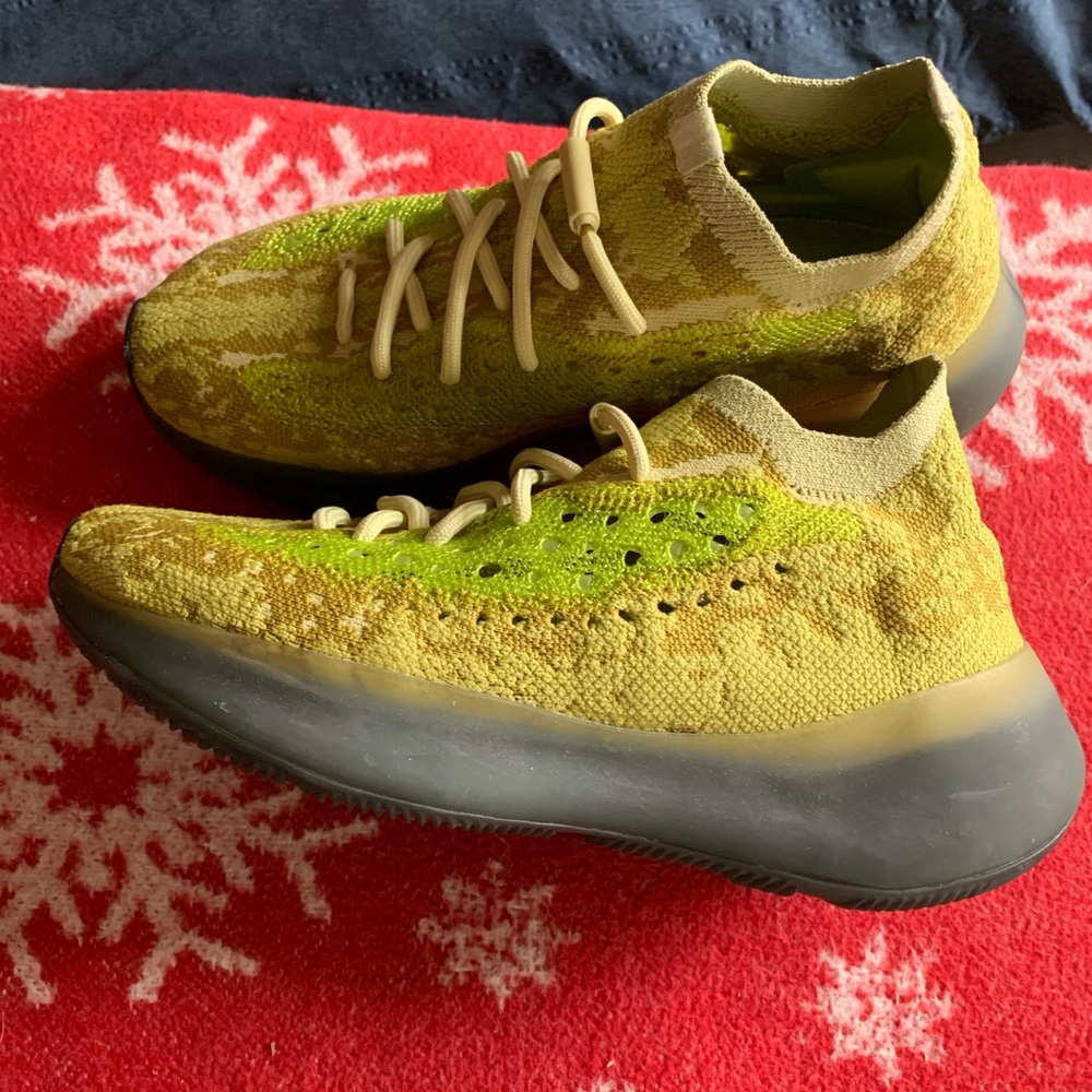 Yeezy - Picture 4 of 5